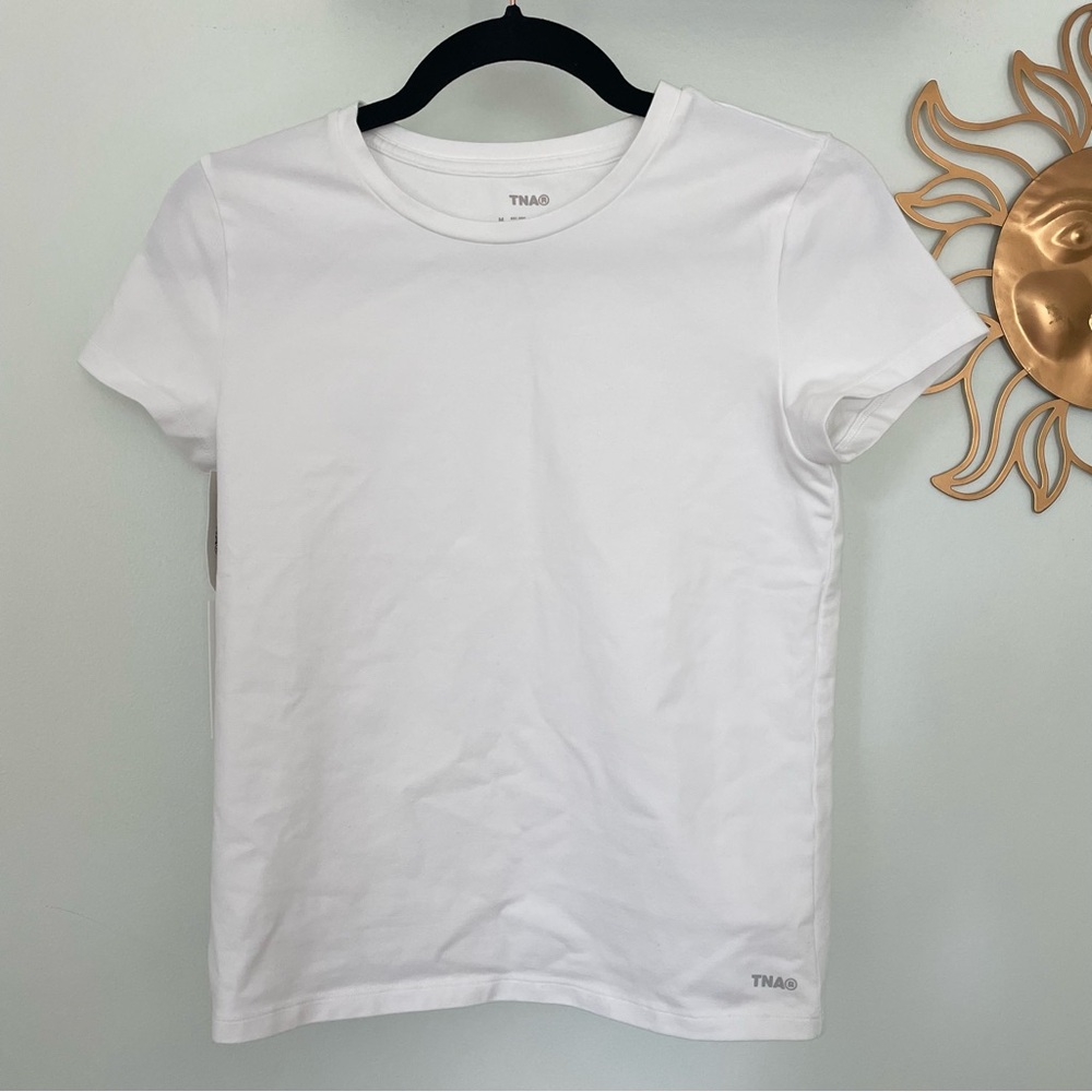Aritiza tna Ortiz t-shirt NWT medium